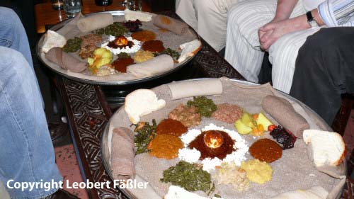 A08_176 Injera Essen