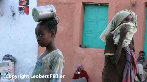 A08_300 Harar Maedchen Frau