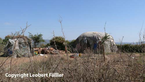 A08_316 Somali Huetten