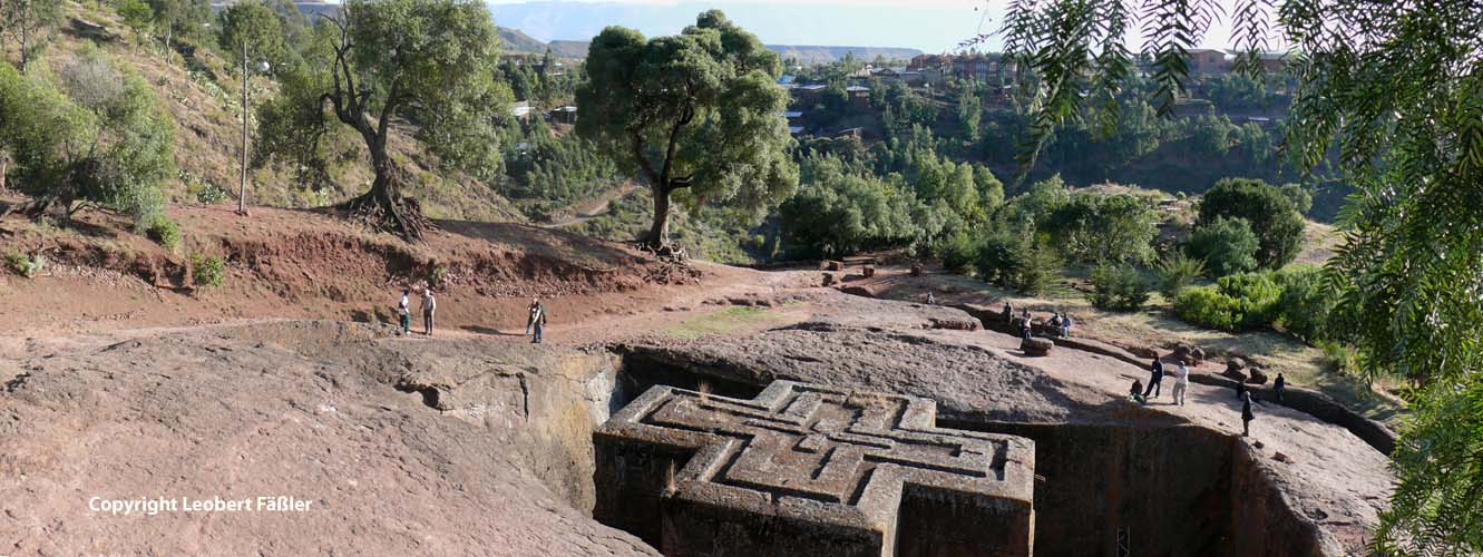 Lalibela_Georgskirche_Panorama_1108